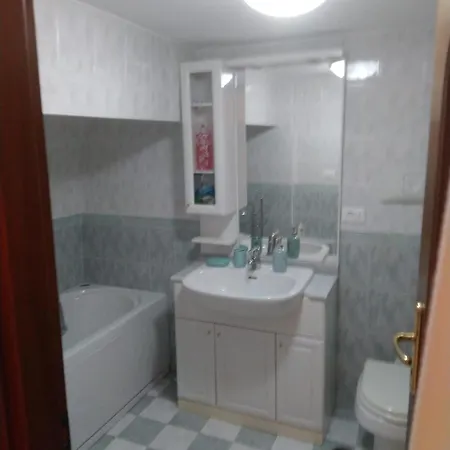 Vico Xi Lungomare Caboto , 13 P.1 I.1 Apartment *